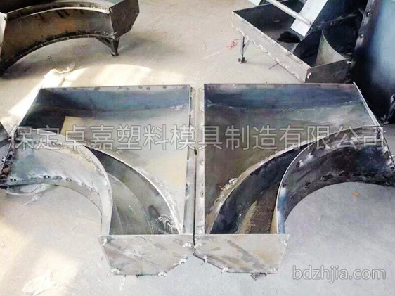 隔離墩模具 